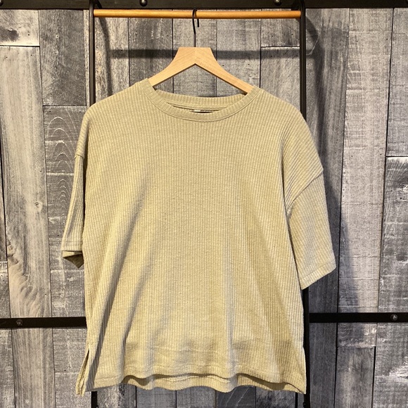 Sage Green Ribbed Short Set - Picture 2 of 9